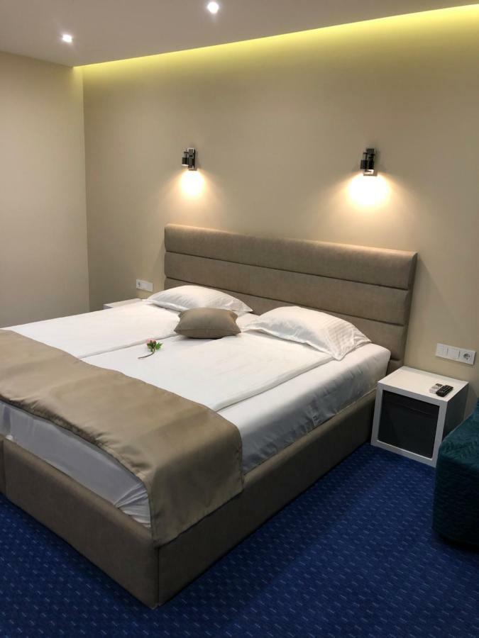 Family Hotel Avenue كيتن المظهر الخارجي الصورة