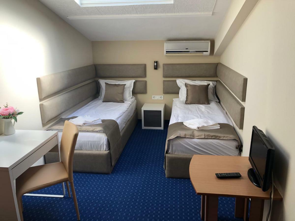 Family Hotel Avenue كيتن المظهر الخارجي الصورة
